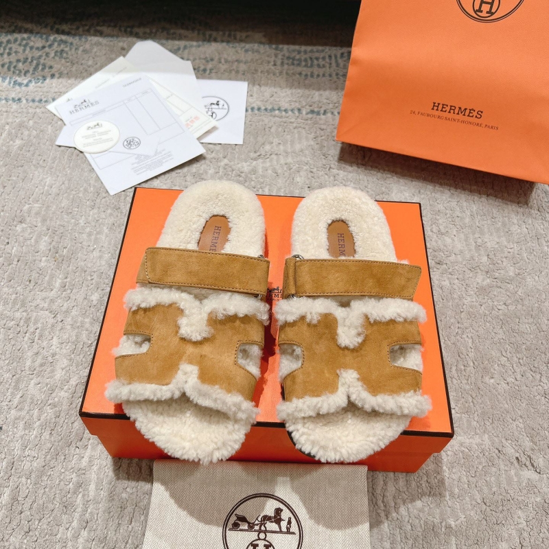H**mes slippers